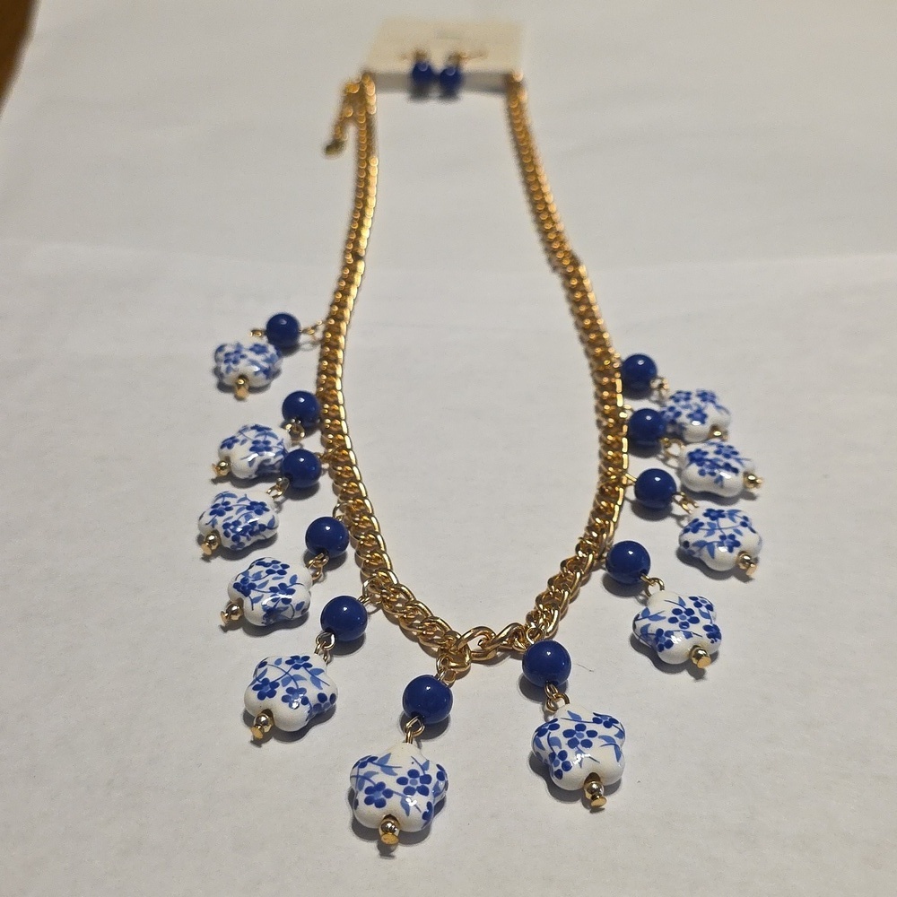 Gold and Blue Floral Necklace - Picture 6 of 16